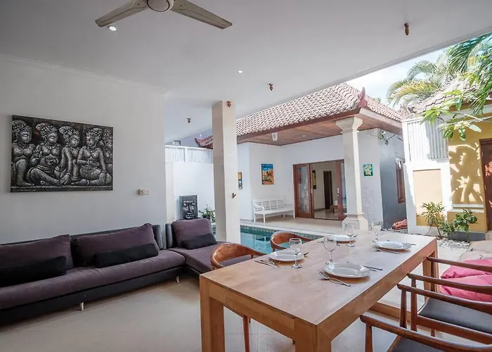 Silver Moon - Fantastic 4Br Villa In Seminyak Top Location