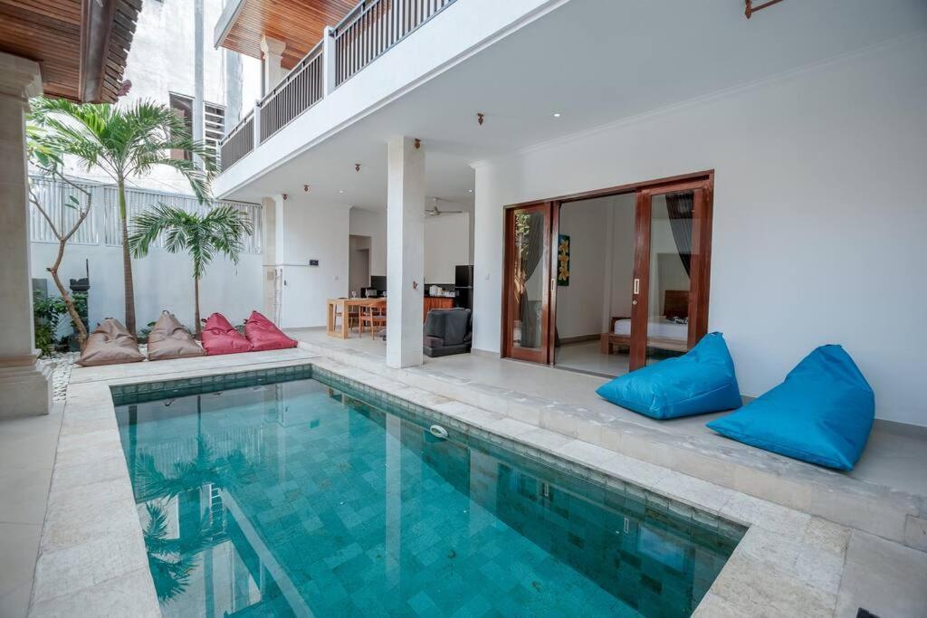 Villa Silver Moon - Fantastic 4br In Location Seminyak